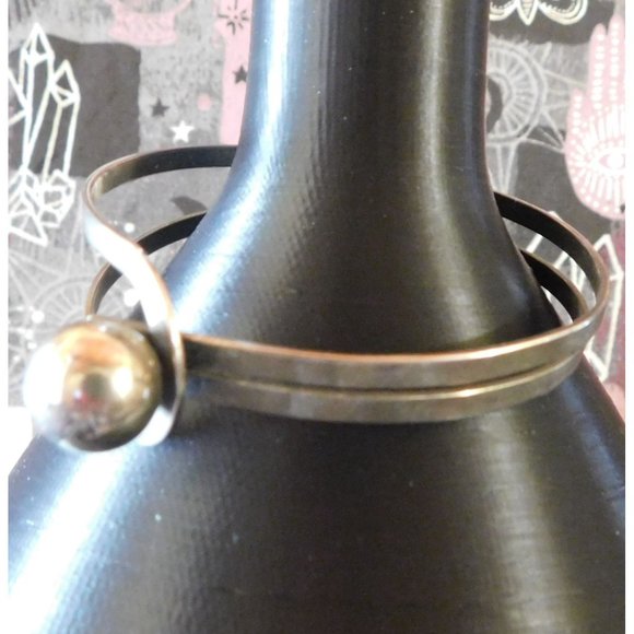 Silver Flexible Ball Clasp Bracelet - Picture 2 of 11